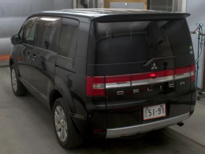 Mitsubishi DELICA D5