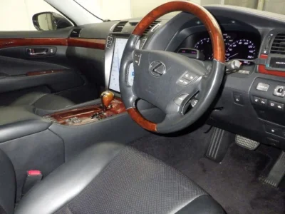 Lexus LS600hL