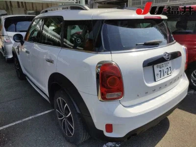 MINI Crossover