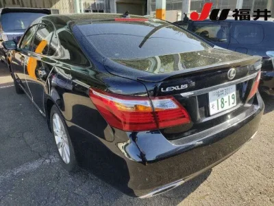 Lexus LS600h