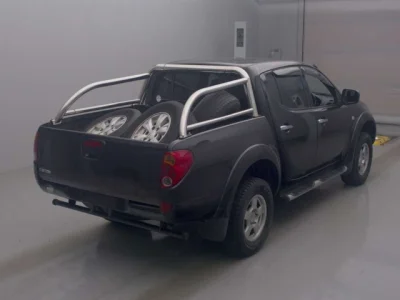 Mitsubishi Triton