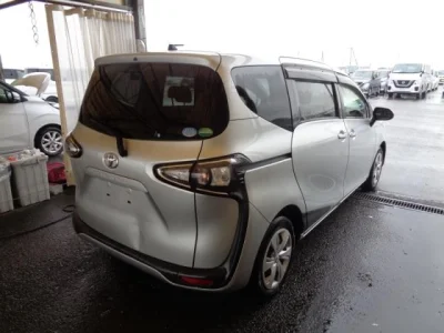 Toyota Sienta