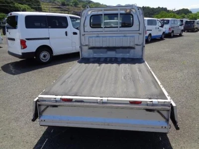 Nissan NT100 Clipper