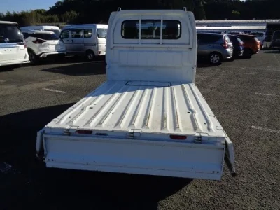 Nissan NT100 Clipper