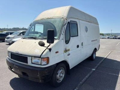 Isuzu ELF UT
