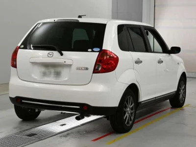 Mazda Verisa