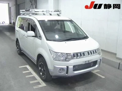 Mitsubishi DELICA D5