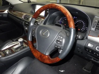 Lexus LS600hL