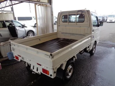 Nissan NT100 Clipper