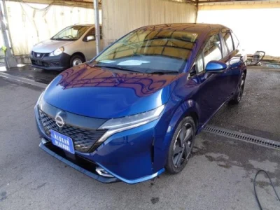 Nissan AURA