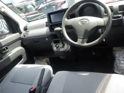 Toyota Pixis Van