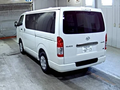 Toyota HiAce Van