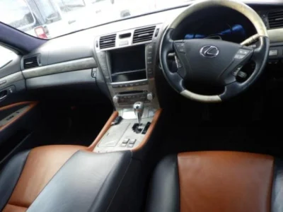 Lexus LS600hL