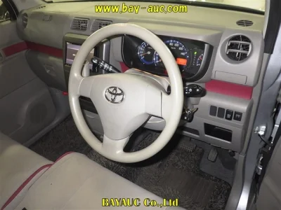 Toyota Pixis Space