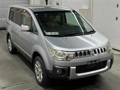 Mitsubishi DELICA D5