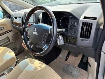 Mitsubishi DELICA D5