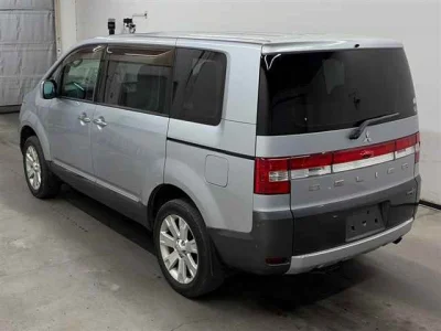 Mitsubishi DELICA D5