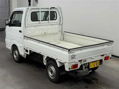 Nissan NT100 Clipper