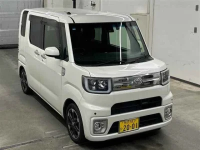 Toyota Pixis Mega
