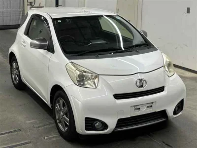 Toyota iQ