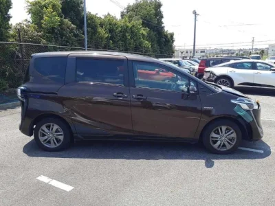 Toyota Sienta