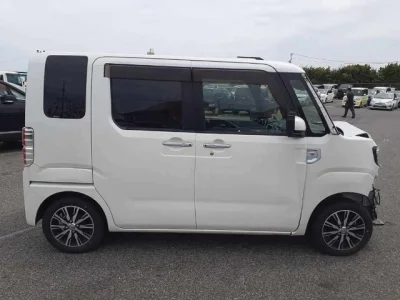 Toyota Pixis Mega