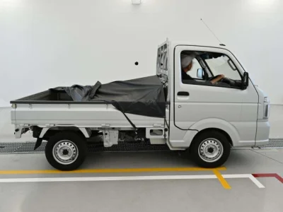 Nissan NT100 Clipper