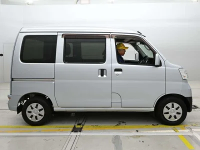 Toyota Pixis Van