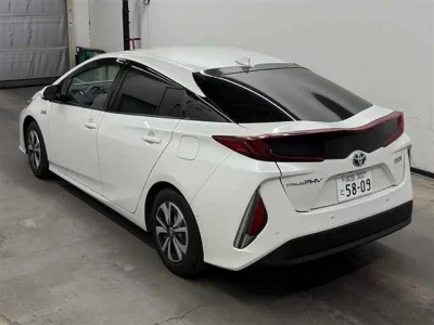 Toyota Prius PHV