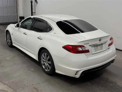 Nissan FUGA