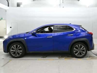 Lexus UX200