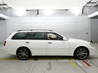 Toyota Crown Estate