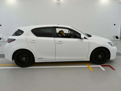 Lexus CT200h