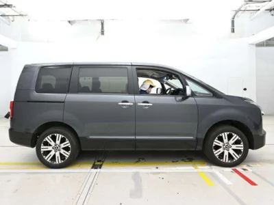 Mitsubishi DELICA D5