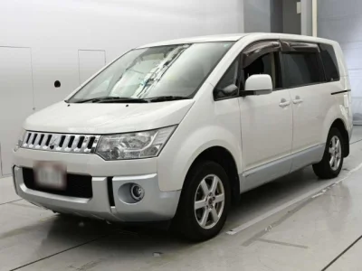 Mitsubishi DELICA D5