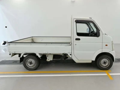 Mazda Scrum Truck