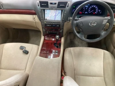 Lexus LS460L