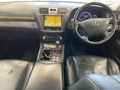 Lexus LS600h