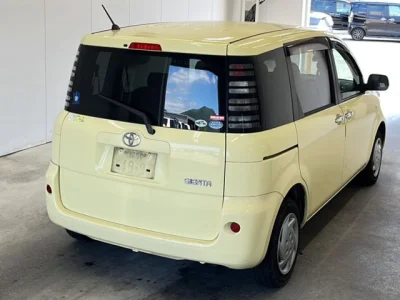 Toyota Sienta