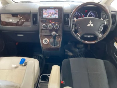Mitsubishi DELICA D5