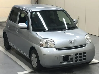Daihatsu Esse