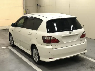 Toyota Ipsum