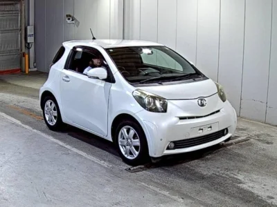Toyota iQ