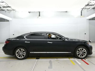 Lexus LS600hL