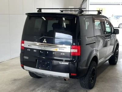 Mitsubishi DELICA D5