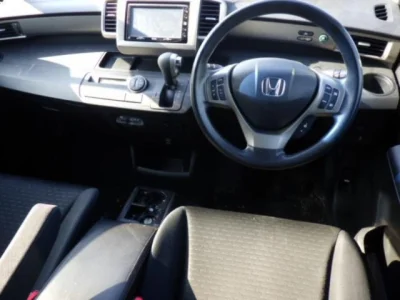 Honda FREED SPIKE