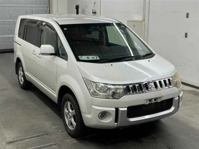 Mitsubishi DELICA D5