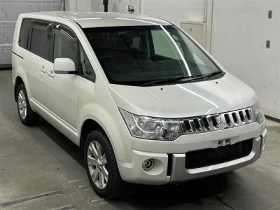 Mitsubishi DELICA D5