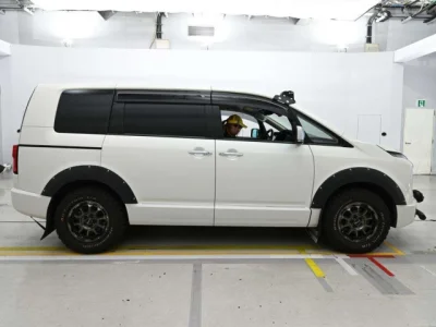 Mitsubishi DELICA D5