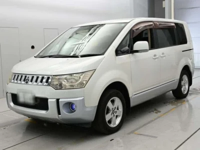 Mitsubishi DELICA D5